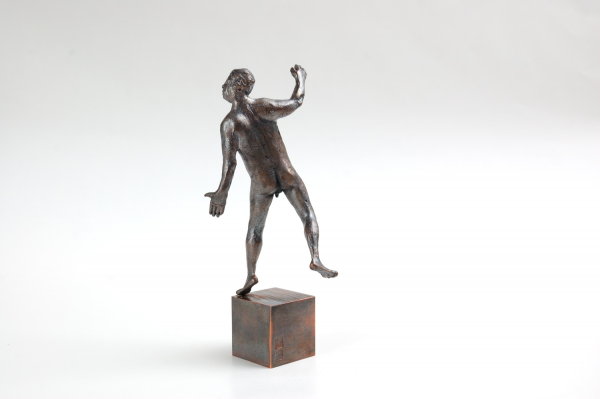 Männlicher Akt von hinten, Kleinskulptur aus Bronze