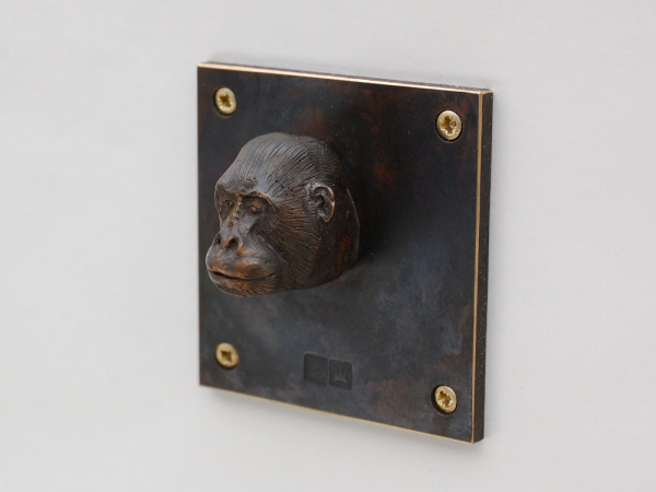 muscleman-gorllia-head-small sculpture for a wall